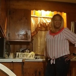 Meet your Posher, Antoniette